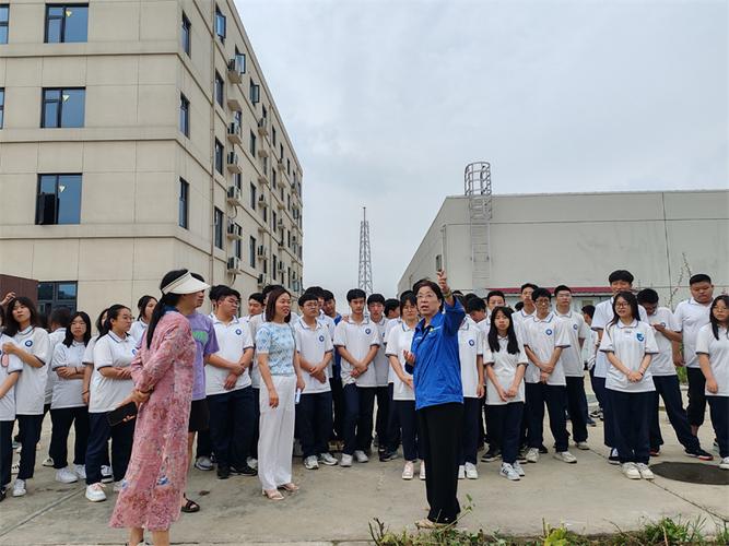 成都石化工业学校南校区