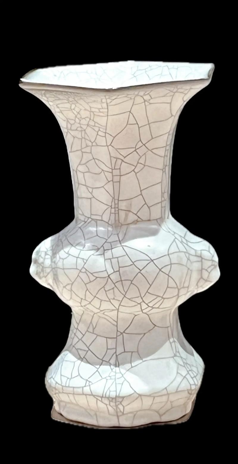 北宋汝官窑月白釉瓷器