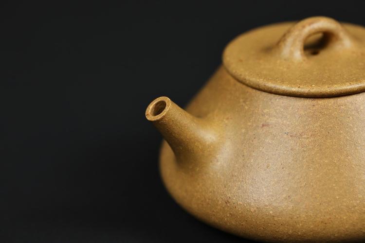 段泥紫砂壶内壁有黄斑