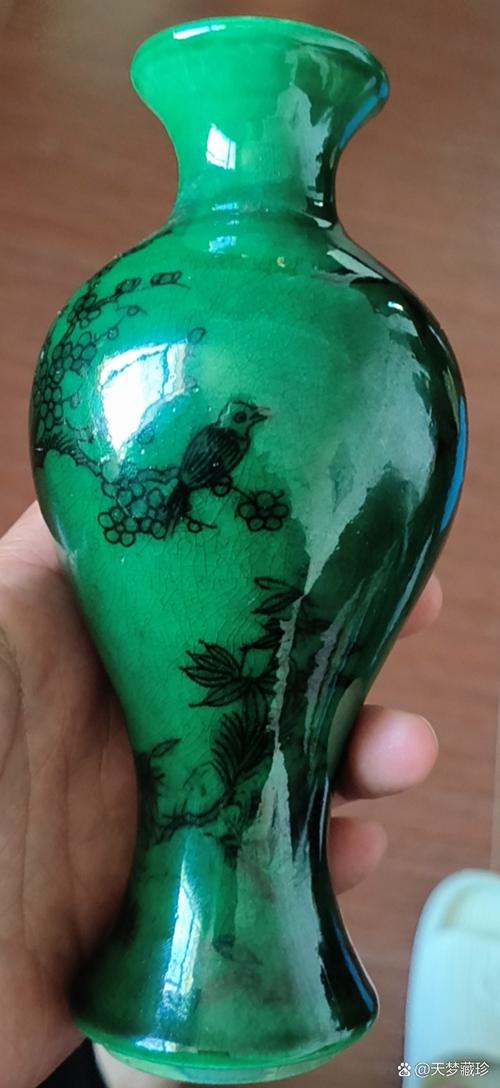 清代孔雀绿釉瓷器图片