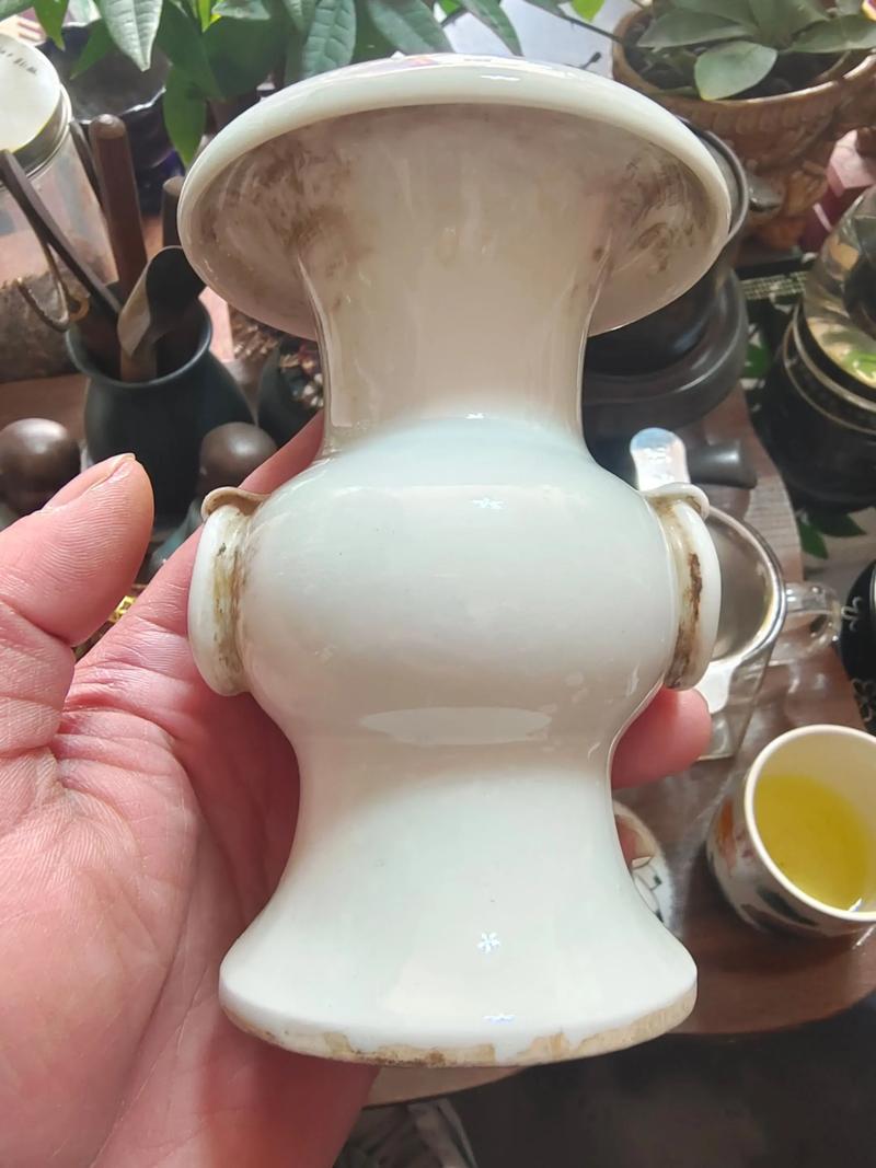 明朝瓷器花瓶值多少钱