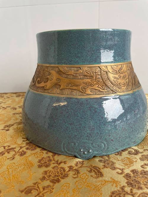 大清乾隆年制仿汝瓷器