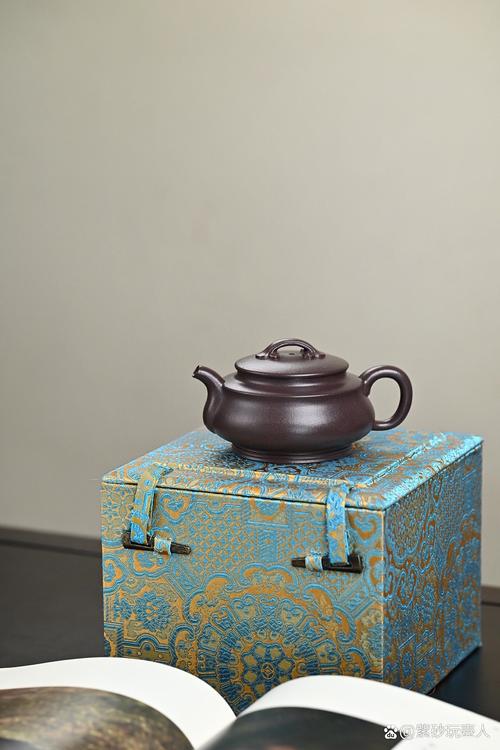 紫砂壶大师顺铨的间历