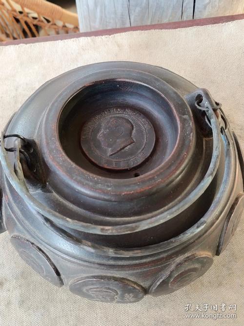 清光绪年铜提梁紫砂壶