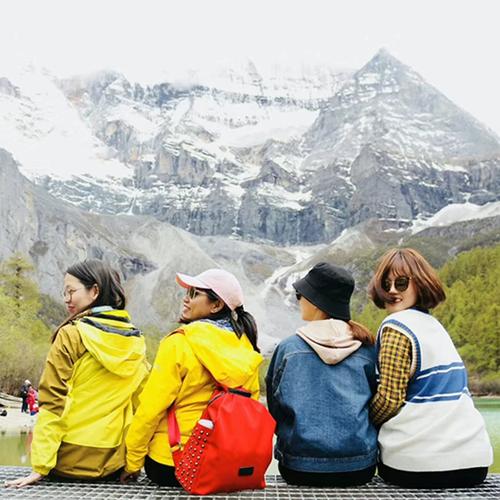 成都到稻城亚丁怎么坐车