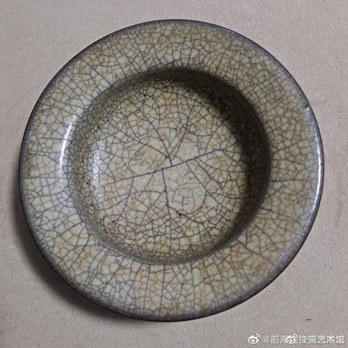 宋代哥窑瓷器底足特征