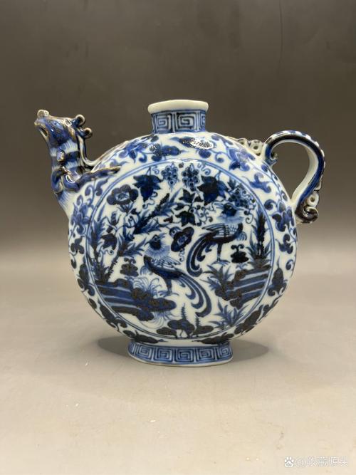 清代青花花鸟茶壶瓷器