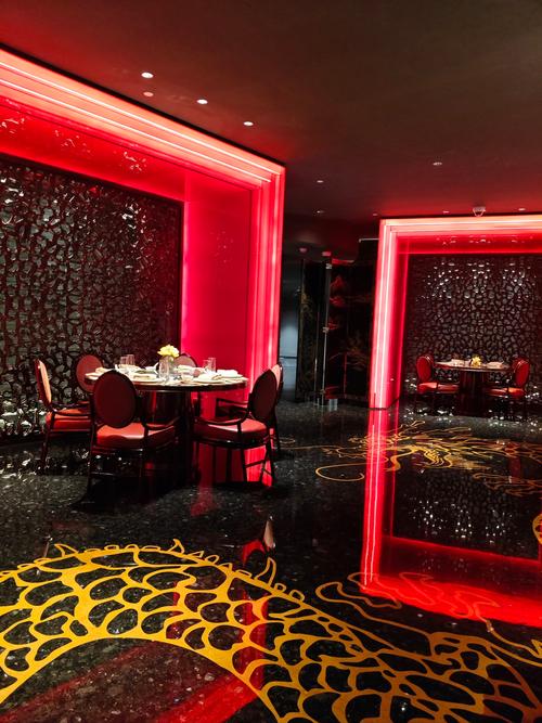 上海中心大厦旋转餐厅