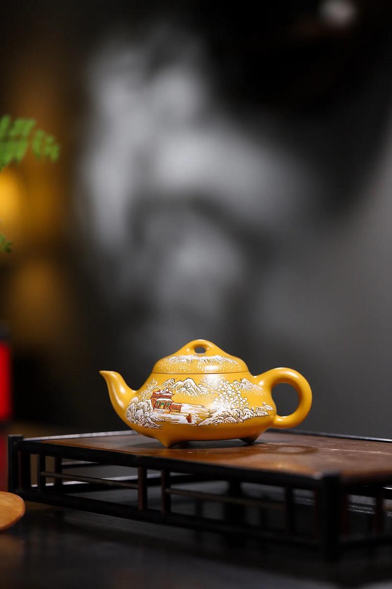 紫砂壶上有彩绘好不好