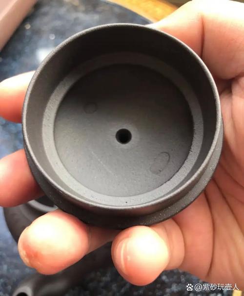 紫砂壶内壁有反光晶体