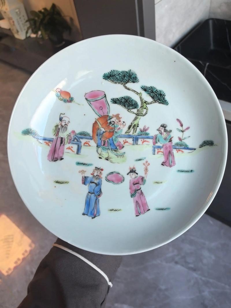 同治粉彩瓷器人物特点