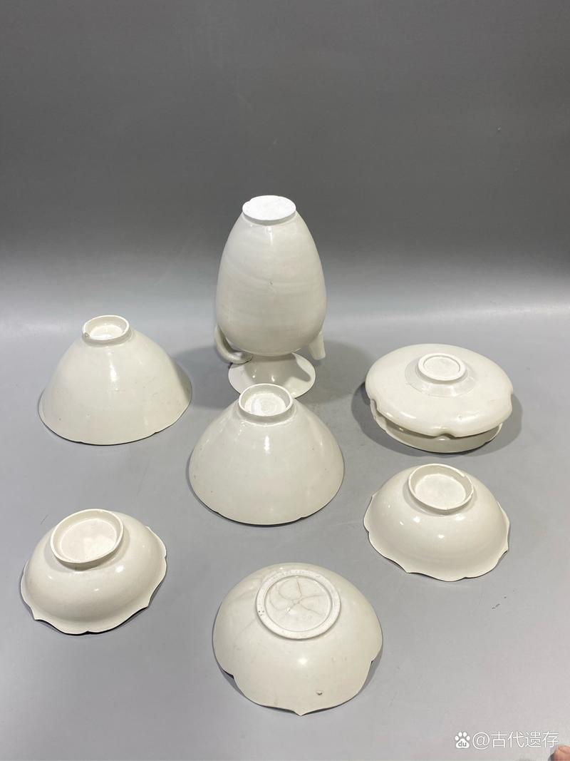 唐代夜壶邢窑瓷器图片