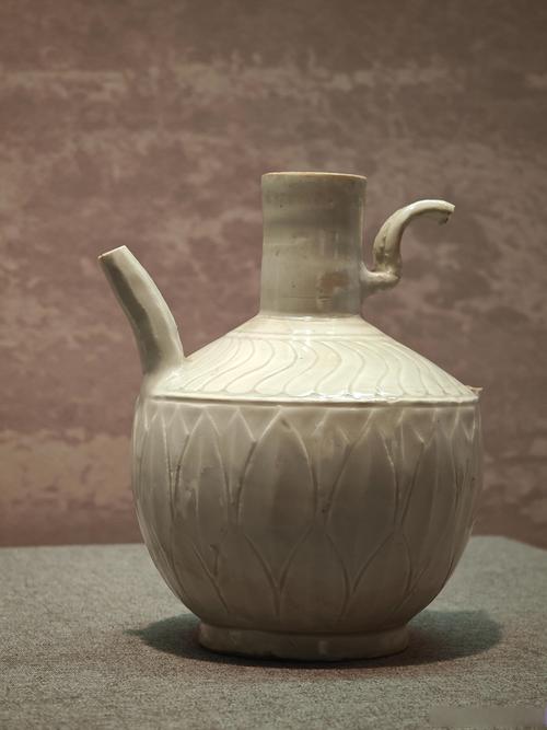 我国的瓷器 瓷质细腻