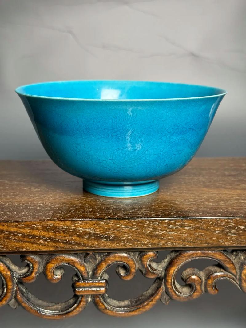 明代绿釉瓷器小碗图片