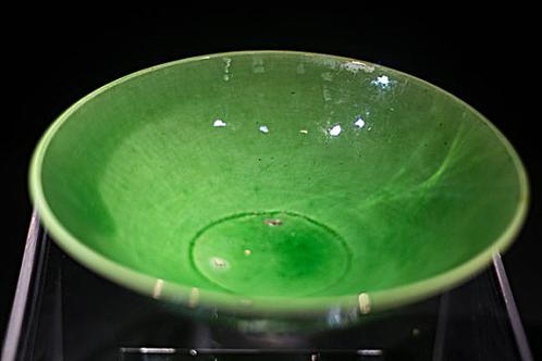 明代绿釉瓷器小碗图片