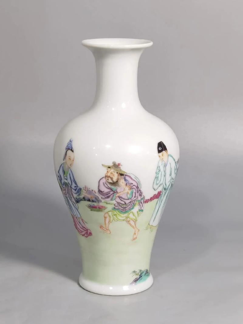 鸿发督造粉彩人物瓷器