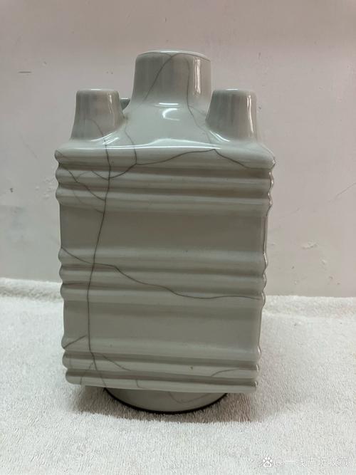 乾隆仿宋官窑瓷器图片