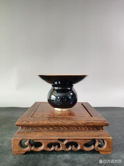 宋代定窑描金瓷器图片