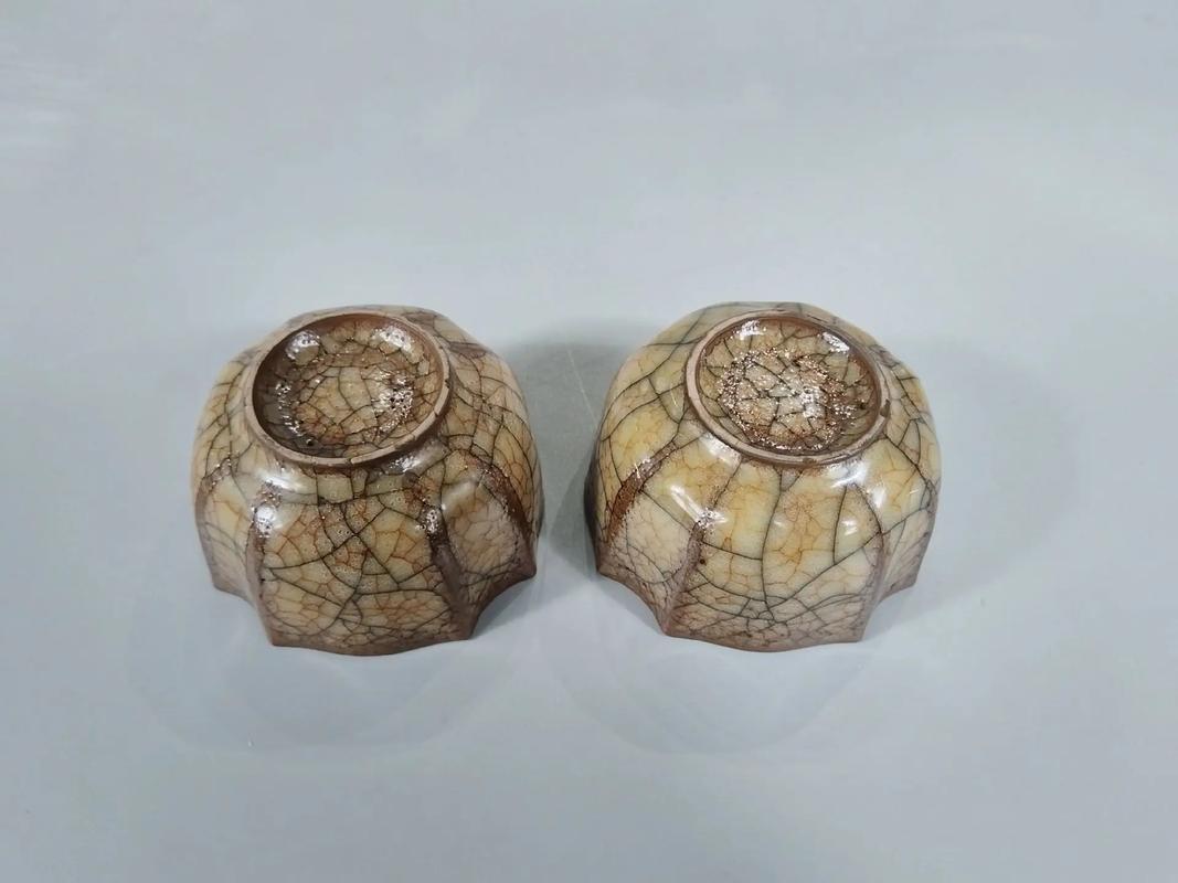 宋朝官窑酒杯瓷器图片