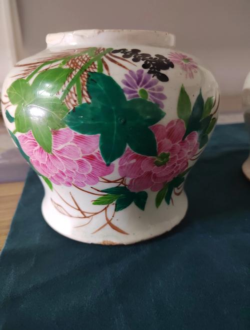 民间瓷器油罐古董图片