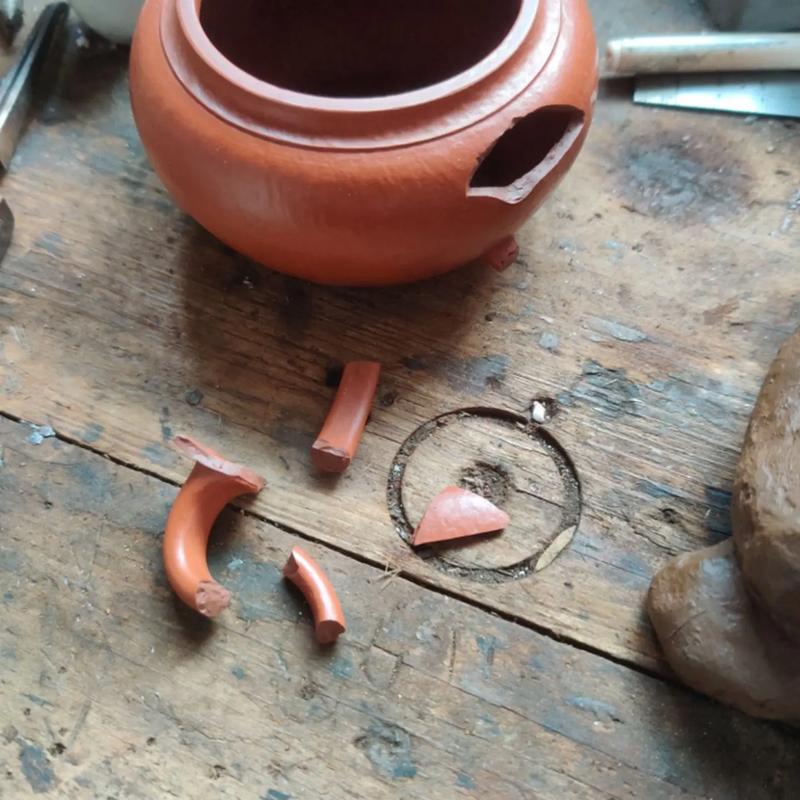 紫砂壶破碎后断面颜色