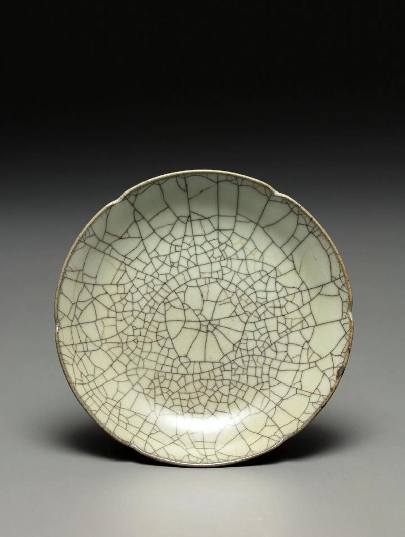 馆藏宋代哥窑瓷器图片