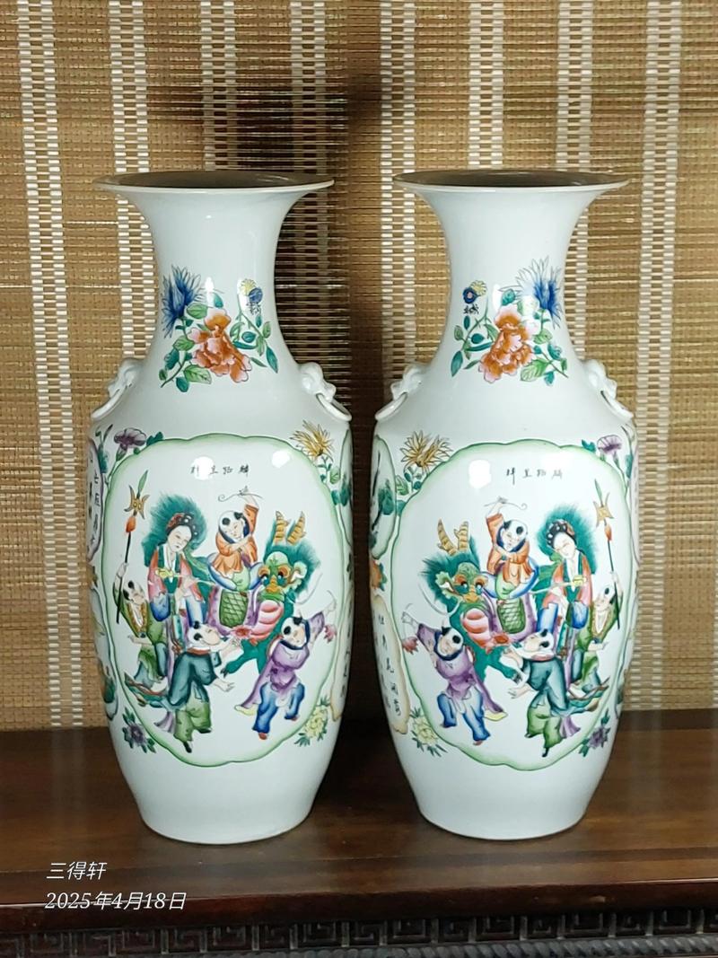 民国粉彩麒麟送子瓷器