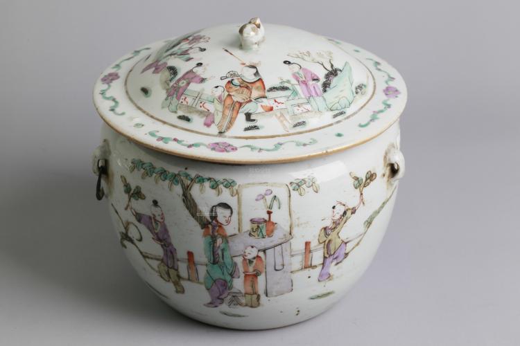 民国粉彩麒麟送子瓷器