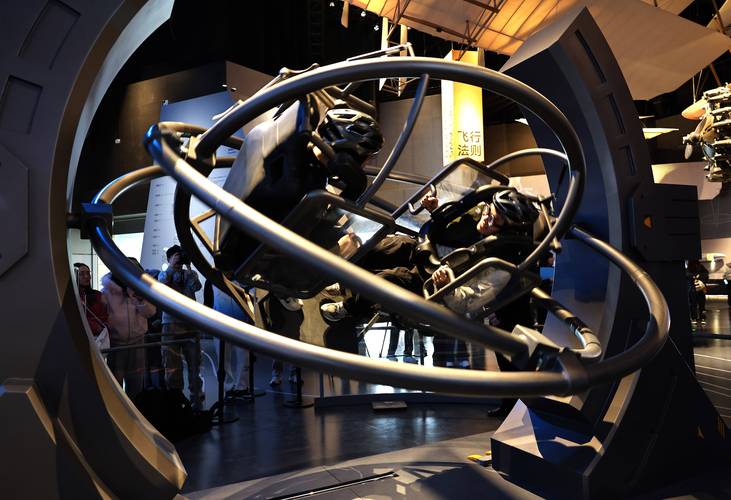 上海科技馆春节开放吗