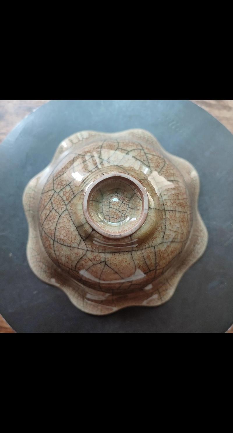 宋代哥窑瓷器底部图片