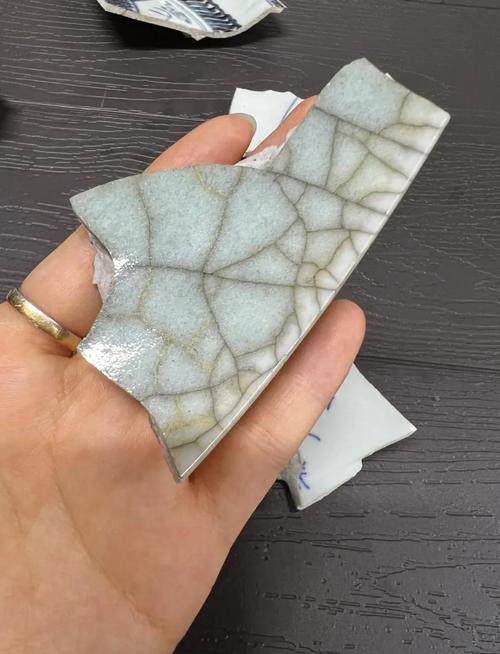 宋代哥窑瓷器底部图片
