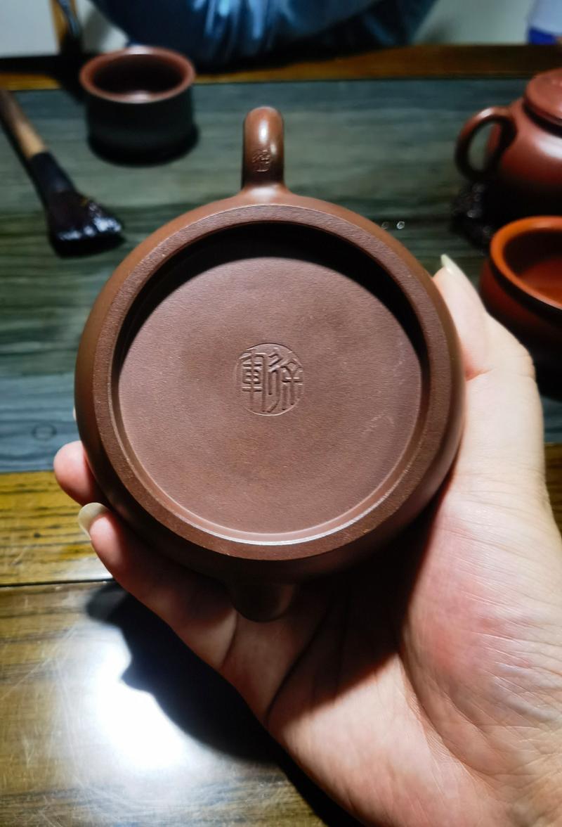 昊国华紫砂壶底款图片