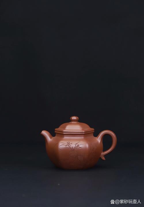 无锡周鸿根紫砂壶简介