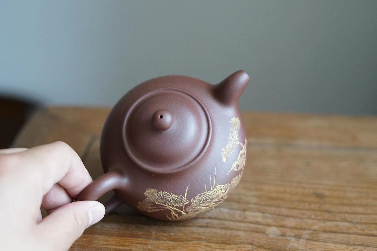 束旦生紫砂壶升值潜力