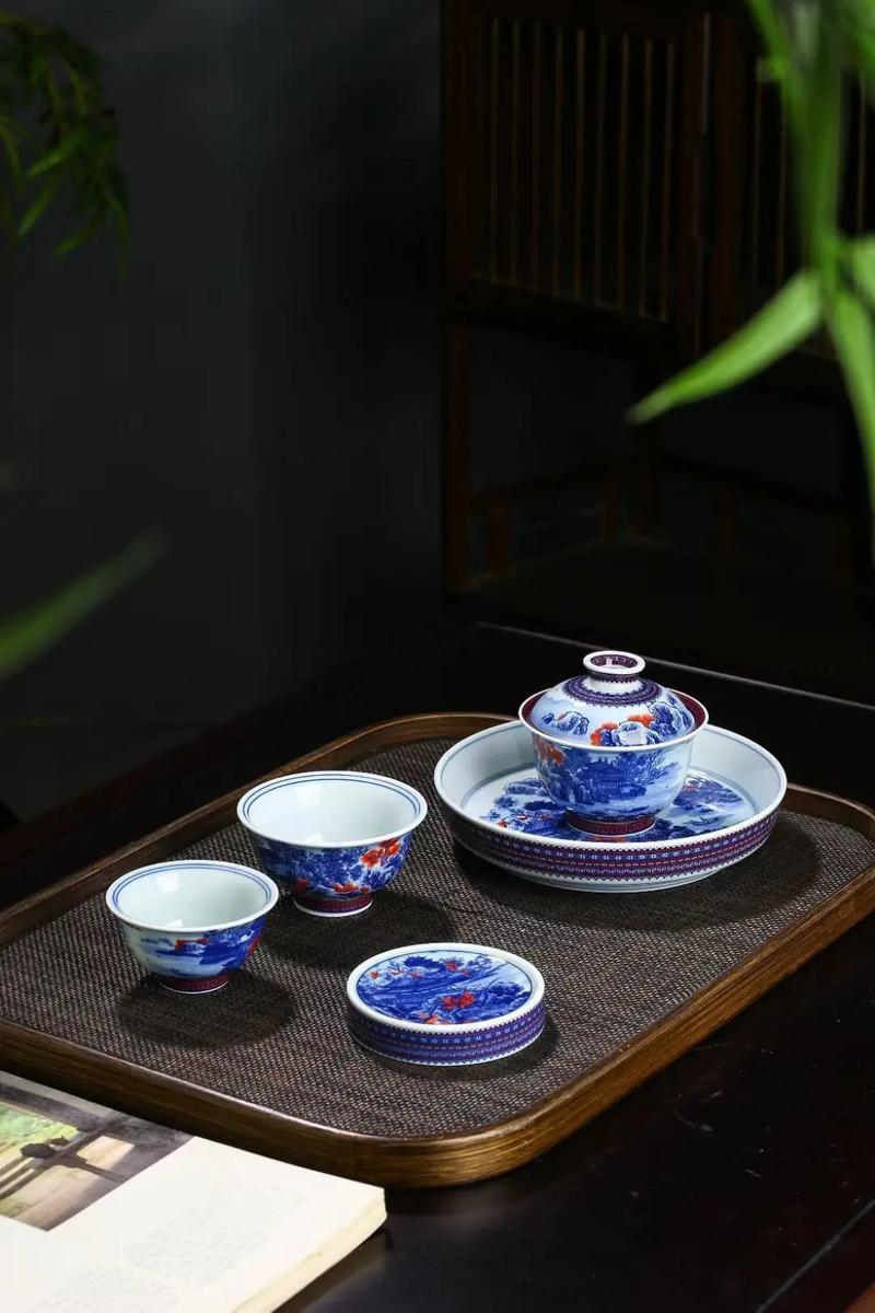 景德镇瓷器青花釉里红