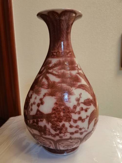 博物馆元代釉里红瓷器